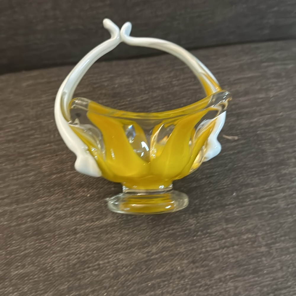 Vintage hand blown glass candy dish - Picture 2 of 5